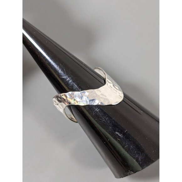 Sterling Silver 925 Hammered Asymmetrical V Shape Ring Size 7.5 - Picture 2 of 9